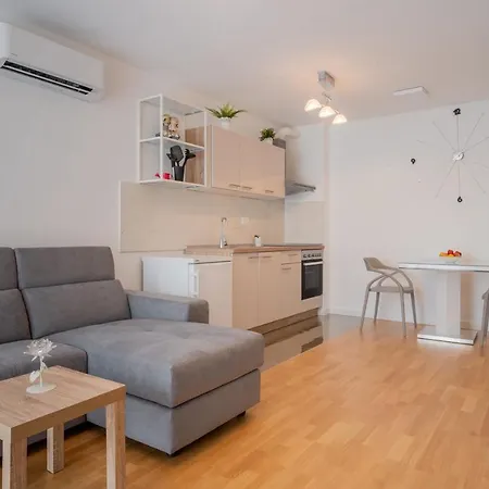 Luxury Apartment Solinka With Private Parking Exterior photo