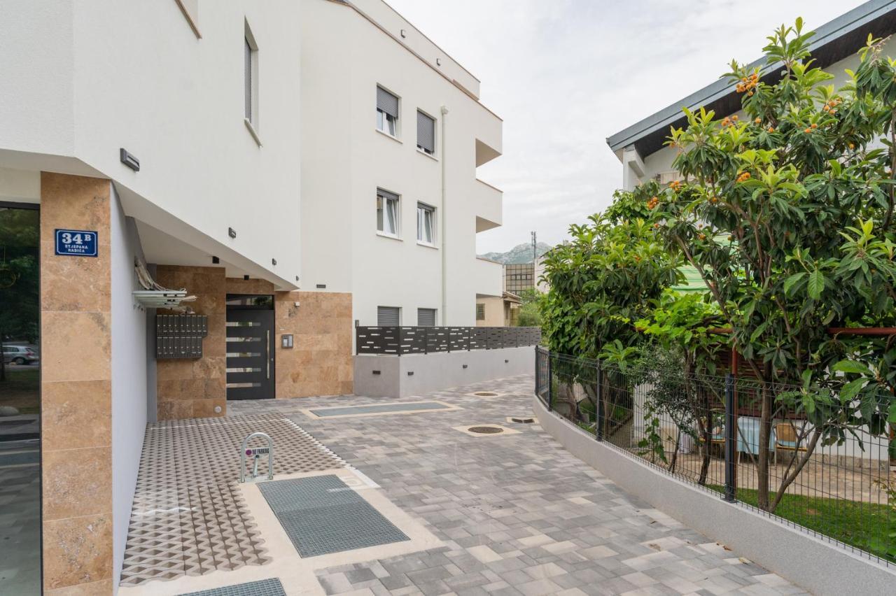 Luxury Solinka With Private Parking Apartment *